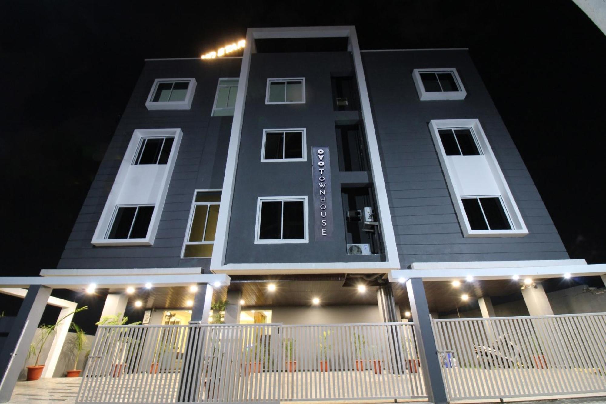 Townhouse Md Star Hotel Nagpur Exterior foto